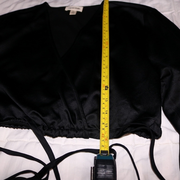 Nordstrom Open Edit Satin Long sleeves crop top tie waistline size medium - Picture 5 of 7